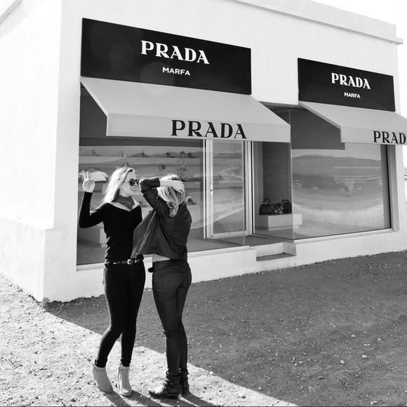 Meet your Posher, Holly - Picture 1 of 1